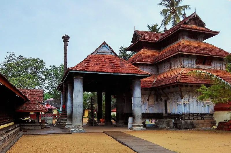 Main entrance (nada) of Thiruvanchikkulam Temple