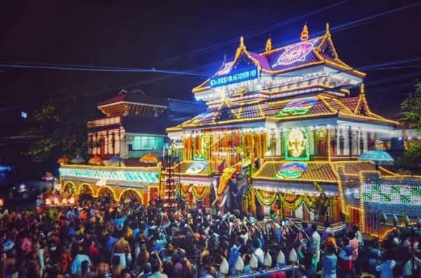 Lord Unnikrishna in all his glory! Thiruvambadi Krishna Temple | Blue ...