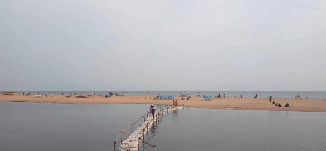 Adimalathura Beach entry way