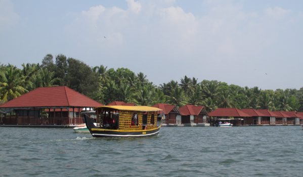 Kovalam vs Poovar – Which Is Better for Your Kerala Trip? 7 Boating in poovar