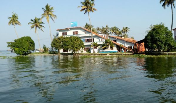 Places to See in Alleppey: Venice of the East 8 Punnamada-Lake