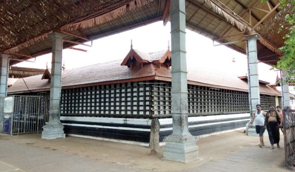 Chottanikkara Temple: Maha Shakti & Healing in Kochi 4 structure-of-chottanikkara-temple